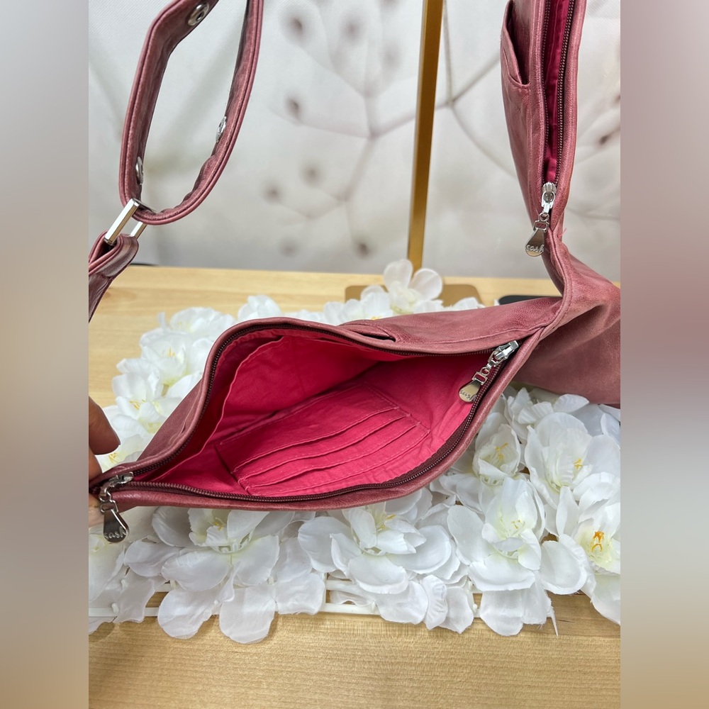 SASH Crescent Shoulder Bag - fine Leather - Picture 8 of 12